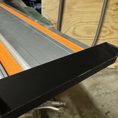 Tấm chặn ống hút bụi cho thanh ray cưa Wen (Wen Track Saw Guide Rail Hose Deflector)