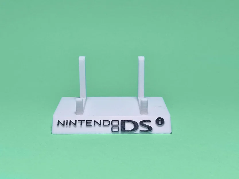 Giá đỡ trưng bày máy chơi game Nintendo DSi in 3D - Image 1