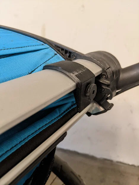 Adapter giá để ly cho xe đẩy Thule (Thule Stroller Cup Holder Adapter) - Image 3