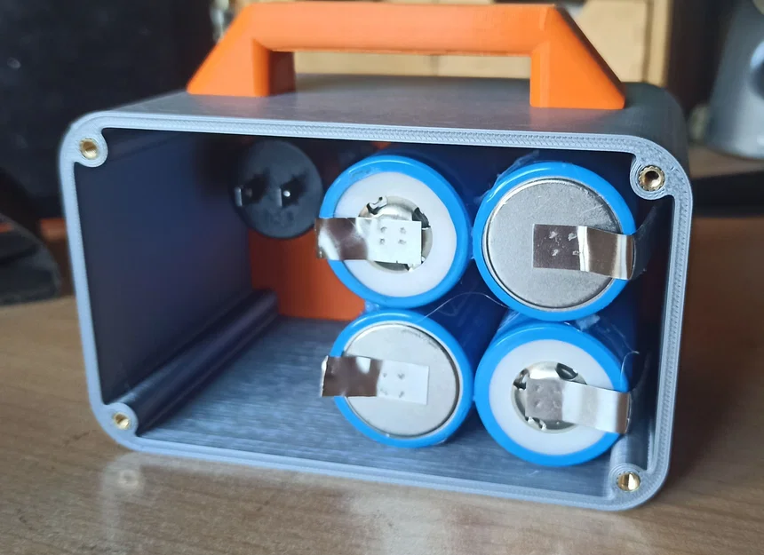 Hộp pin QRP 12V & USB (QRP Akkubox 12V und USB) - Image 3