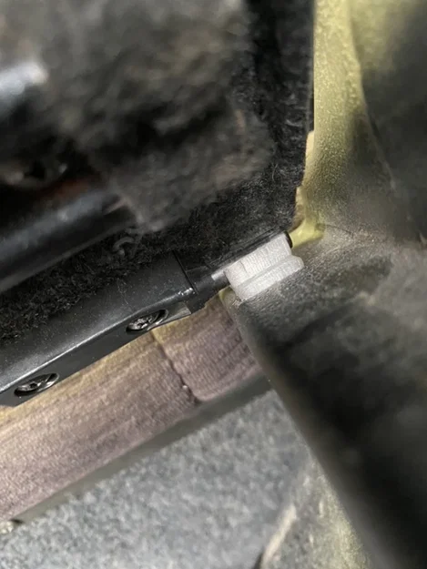 Clip cốp xe Nissan 200sx - Image 2