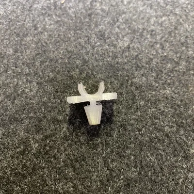 Clip cốp xe Nissan 200sx