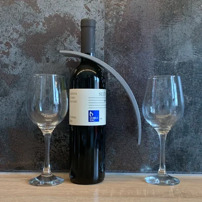 Kệ Đỡ Chai Rượu Vang Cong Dạng Bập Bênh (Curved Wine Bottle Holder)