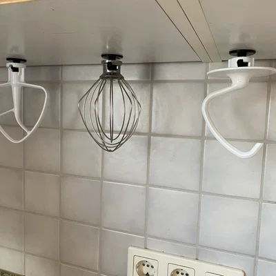 Giá treo KitchenAid Artisan 5KSM cho móc nhồi bột, phới lồng, v.v.