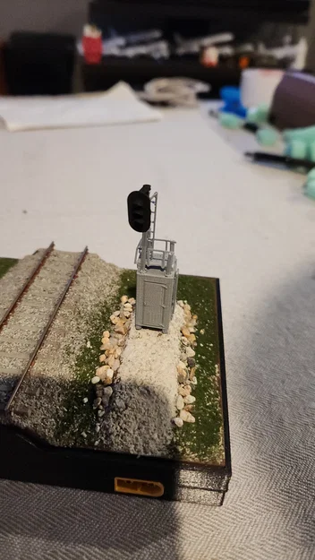 Đèn tín hiệu Railroad Color Light Signal (HO scale) - Image 3