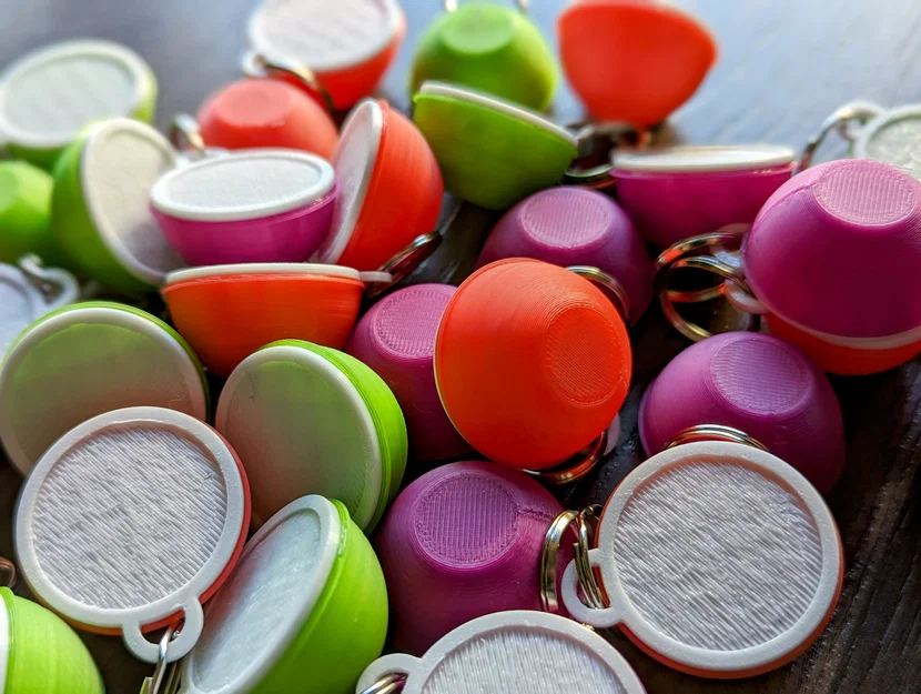 Móc khóa Iconic Tupperware Wonder/Wonderlier Bowl - Image 1