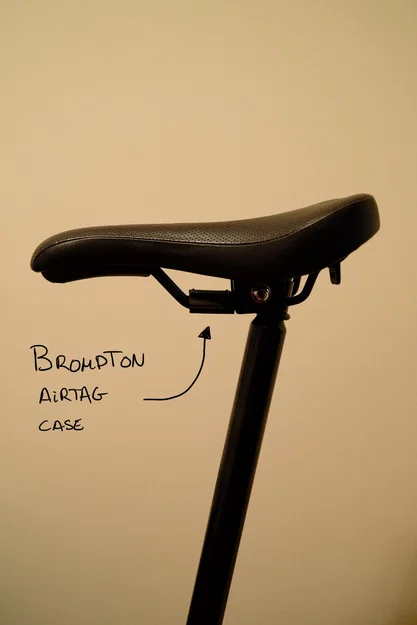 Ốp gắn AirTag cho yên xe đạp Brompton - Giải pháp bảo vệ an toàn - Image 1