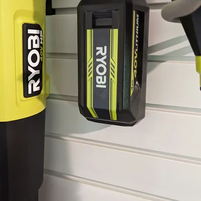 Mount Slatwall cho máy thổi lá & pin Ryobi 40V