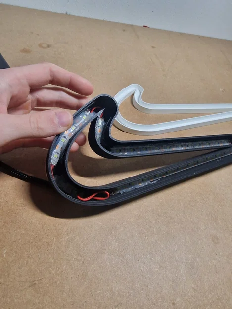 Đèn LED Nike Swoosh – Để bàn hoặc treo tường - Image 4