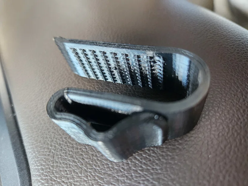 Kẹp Visor Gắn Kính Mát Có Răng Bám (Sunglass Visor Clip with Grip Teeth) - Image 1