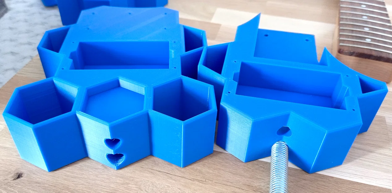 Honeycomb Guitar Version 1 - Image 8