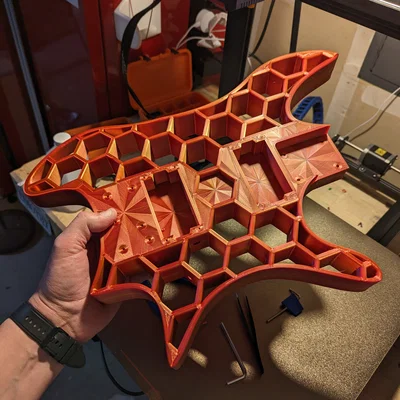 Mẫu in 3D thân đàn Guitar Honeycomb độc đáo cho người mê DIY