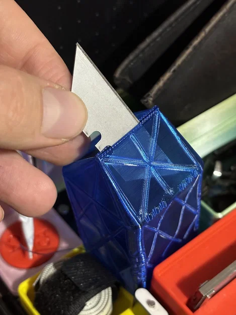 Hộp bỏ lưỡi dao Vase Mode cho dao rọc giấy & dao cạo (Gridfinity Compatible) - Image 1