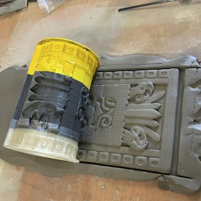 Tile roller – Con lăn tạo hoa văn Aztec cho gạch đất sét