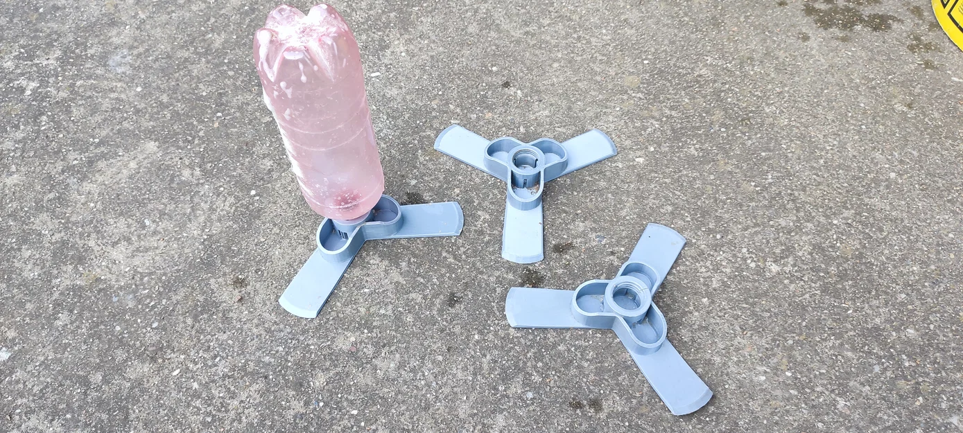 Bình uống nước cho gà con & chim cút (Chick, quail water dispenser) - Image 1