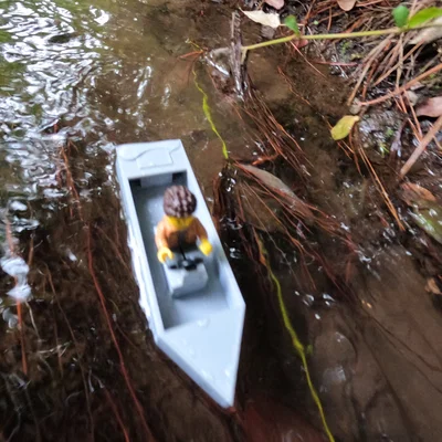 Thuyền Lego nổi (Floating Lego boat)