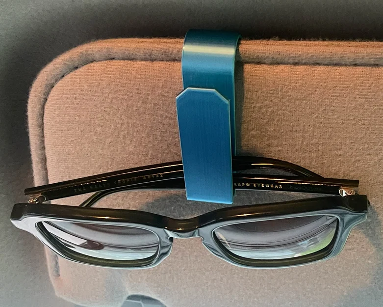 Kẹp treo kính mát cho xe hơi (Car Sunglasses Visor Clip) - Tiện ích 3D - Image 2