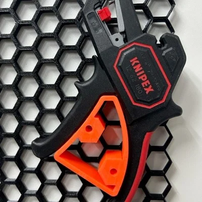 Giá treo kìm tuốt dây điện Knipex cho bảng Honeycomb (HSW)