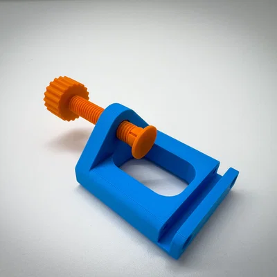 Ê-tô đa trục với các attachment thay đổi được