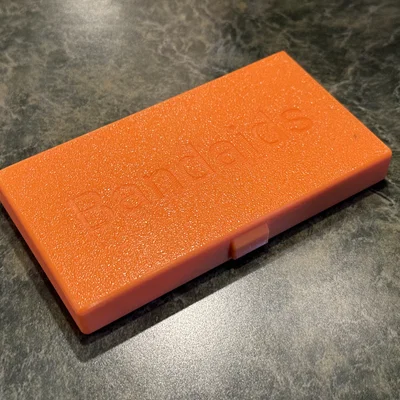 Hộp đựng băng cá nhân nhỏ gọn cho du lịch (Bandaid Travel Box)