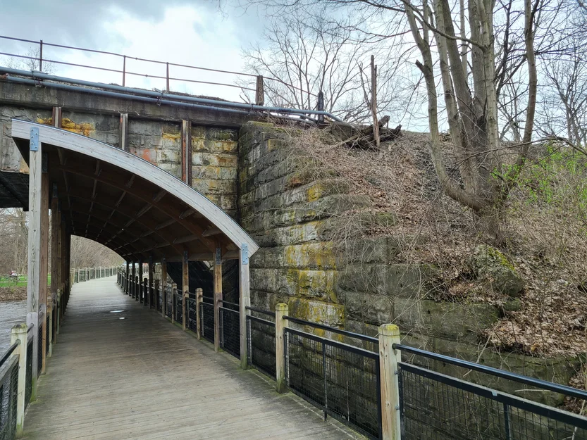 Cầu Đường Sắt Vòm Đá Mill Creek (Mill Creek Stone Arch Model Railroad Bridge) - Image 2