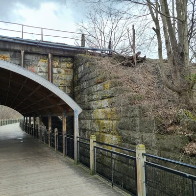 Cầu Đường Sắt Vòm Đá Mill Creek (Mill Creek Stone Arch Model Railroad Bridge)