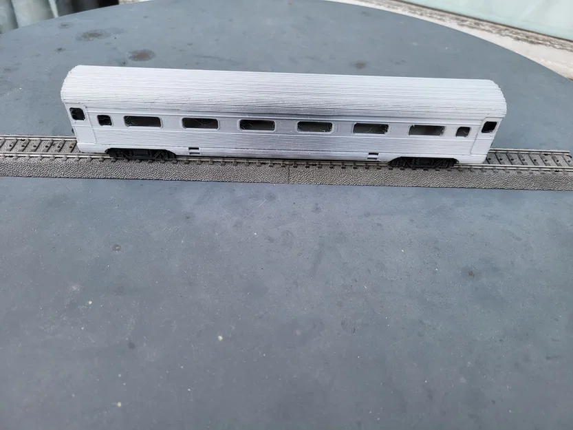 Toa hành khách AMTRAK STREAMLINER COACH - H0 SCALE - Image 2