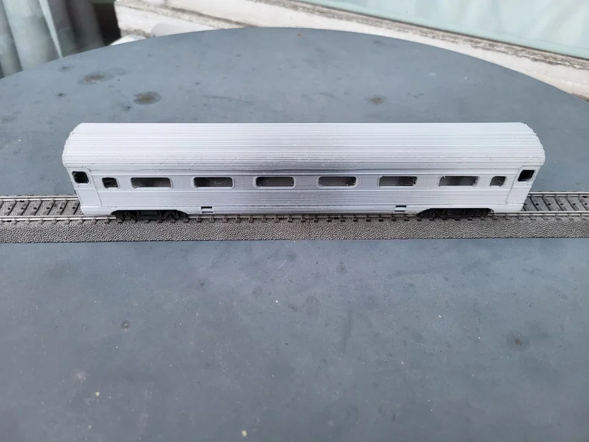 Toa hành khách AMTRAK STREAMLINER COACH - H0 SCALE - Image 6