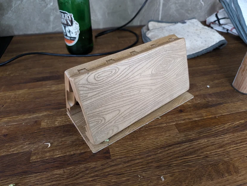 Hộp đựng xúc xắc DND giả gỗ (Wood fill DND Dice Box Tray) in 3D - Image 1