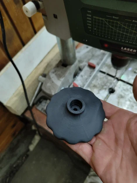Núm vặn thay thế cho máy khoan bàn Bosch PBD 40 (In 3D) - Image 1