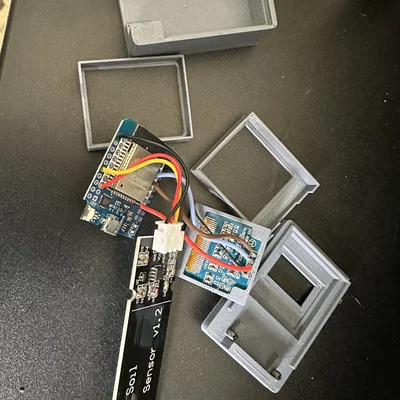 Cảm biến độ ẩm đất dùng ESP32 kèm màn hình OLED (vỏ case in 3D)