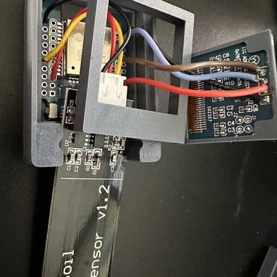Cảm biến độ ẩm đất dùng ESP32 kèm màn hình OLED (vỏ case in 3D)