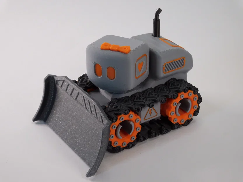 Betzi – Xe Ủi Nhỏ (Betzi the little Bulldozer) - Image 3