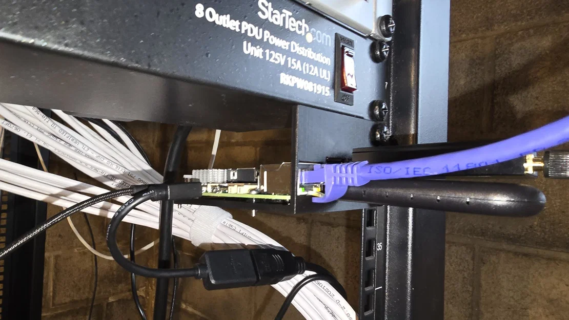 Khung gắn Raspberry Pi 5 lên tủ Rack 1U (Rack Mount) - Image 1