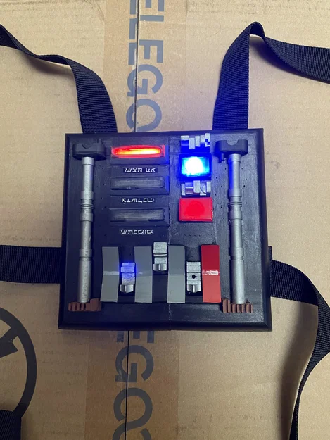 Hộp Ngực Darth Vader (Darth Vader Chest Box) - Image 1