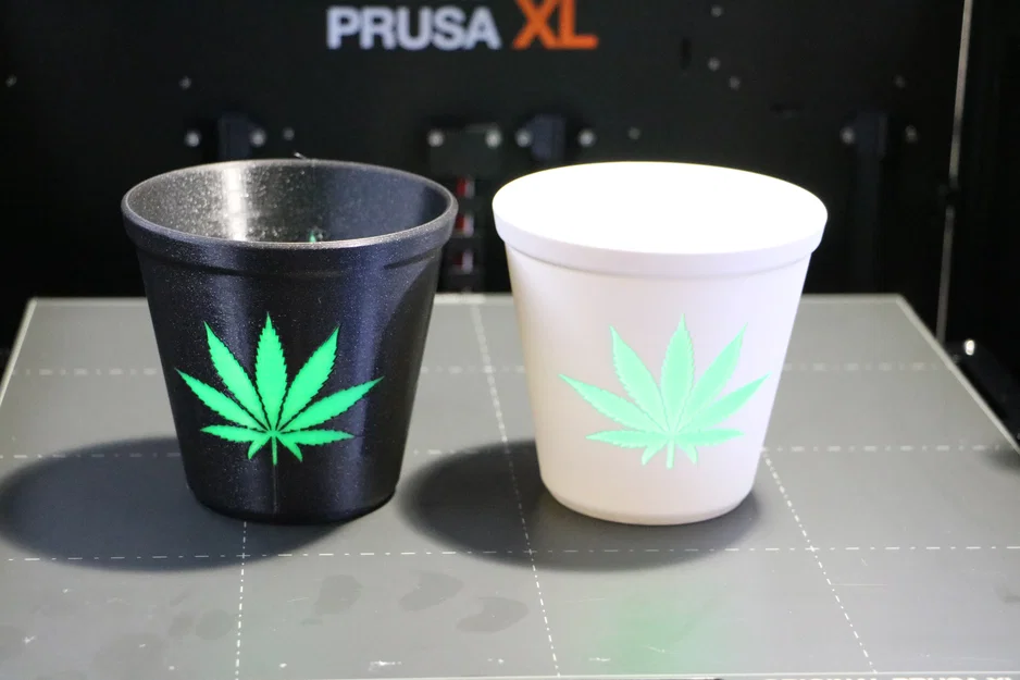 Chậu hoa hoạ tiết lá cần sa (Flowerpot with weed leaves) - Image 4