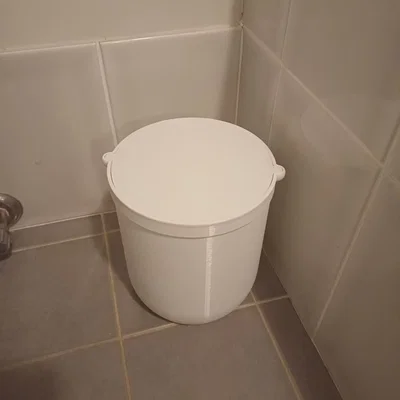 Thùng rác (rubbish bin) nắp tự đóng