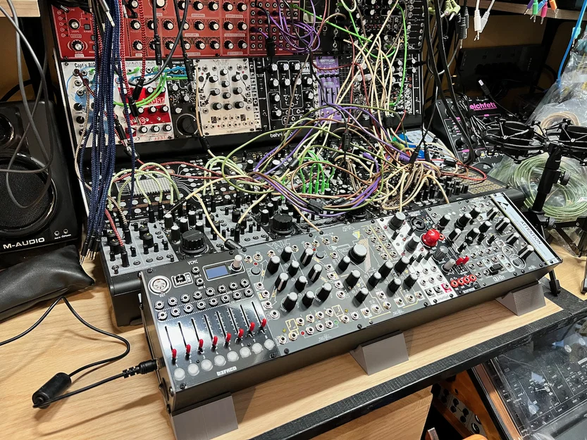 Chân đế nghiêng 22 độ cho Make Noise, Erica Synths và các loại skiff/case một hàng - Image 3
