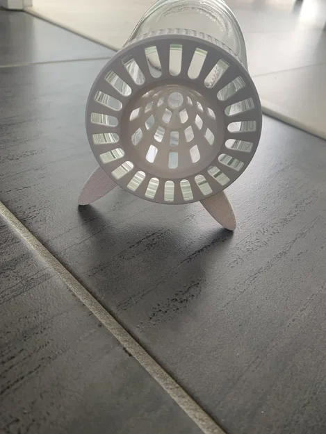 Nắp bẫy ong bắp cày có chân đế in 3D cho hũ thủy tinh - Image 1