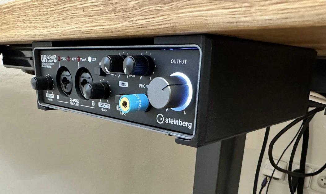 Giá đỡ gắn dưới bàn cho Steinberg UR22C - Image 1