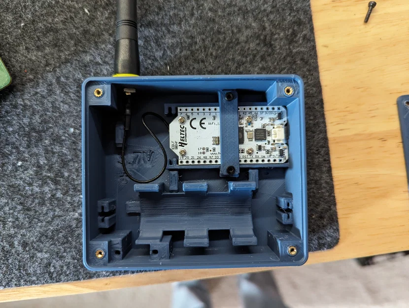 Vỏ Heltec V2/V3 Meshtastic LoRa: Sửa để dùng heat set inserts - Image 1