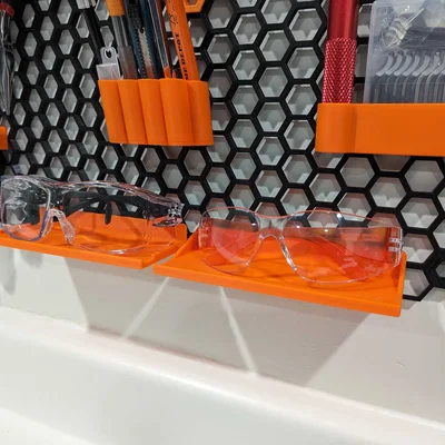 Kệ gắn bảng treo HSW (Honeycomb Storage Wall) chắc chắn, tiện lợi