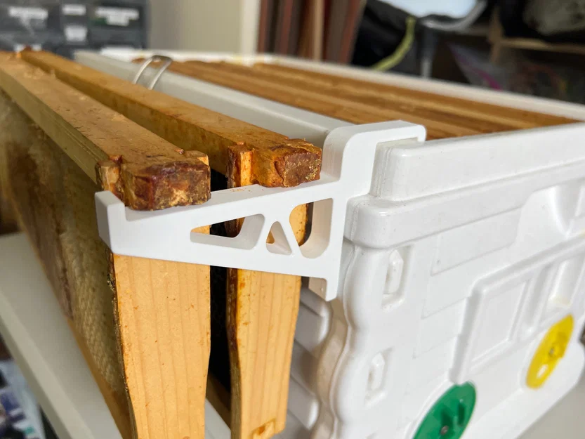 Giá đỡ frame cho thùng ong Apimaye (Frame holder for Apimaye Beehives Hives) - Image 1