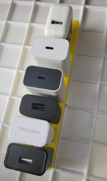 Khay giữ sạc lớn Gridfinity 1x5 - Image 1