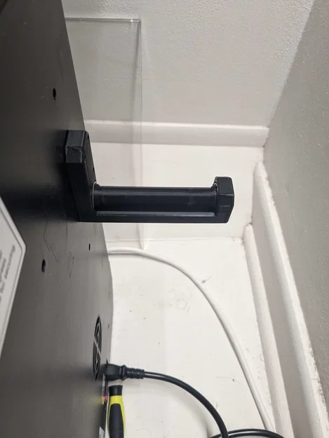 Giá treo cuộn nhựa Qidi Q1 Pro giúp cấp nhựa mượt mà - Image 1