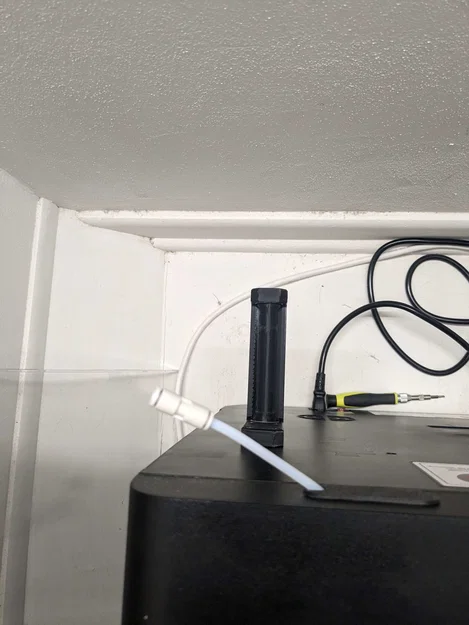 Giá treo cuộn nhựa Qidi Q1 Pro giúp cấp nhựa mượt mà - Image 3