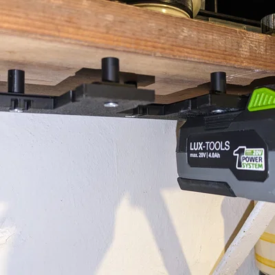 Giá đỡ pin Lux tools (Lux tools battery holder)