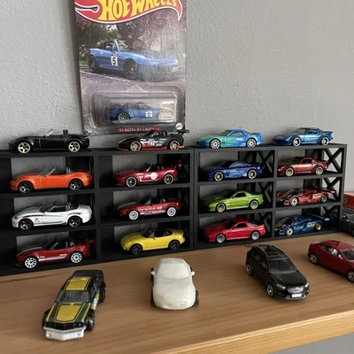 Kệ trưng bày Hot Wheels 3x2