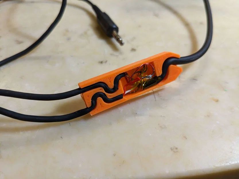 Nối dây chống gãy (Strain Relief) cho mối nối dây aux - Image 1