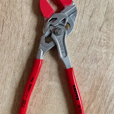 Ốp bảo vệ ngàm kìm Knipex kèm kẹp giữ (clips)